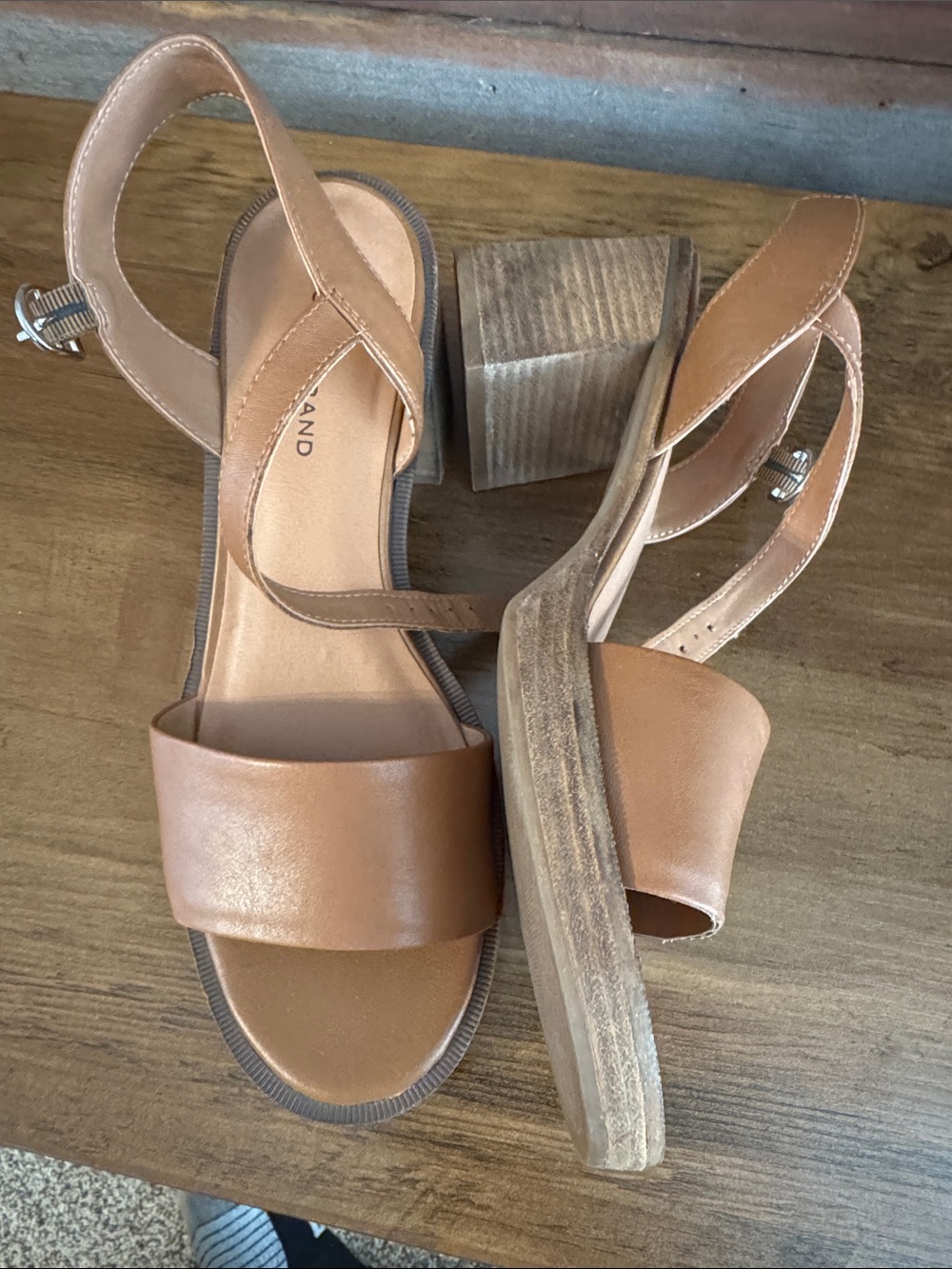 Lucky Brand Tan Leather Block Heel Sandals